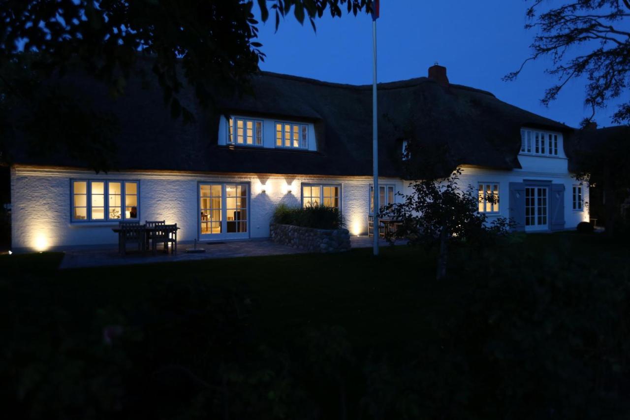 Kapitaenshaus Ost Villa Oldsum Exterior photo